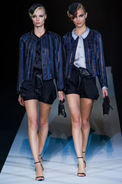 Look 27